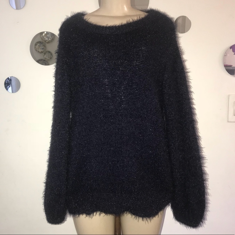 a•n•d e a w y Fuzzy sweater M super soft and light